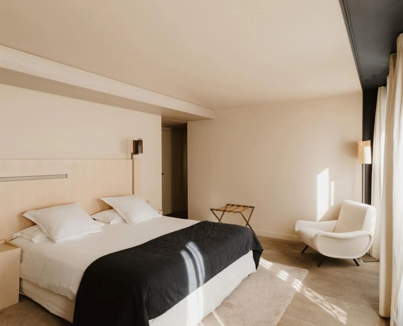 Hotel De Nell location